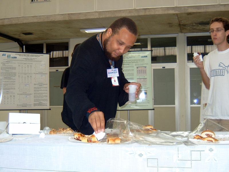 21/02: Ser que sobra comida?